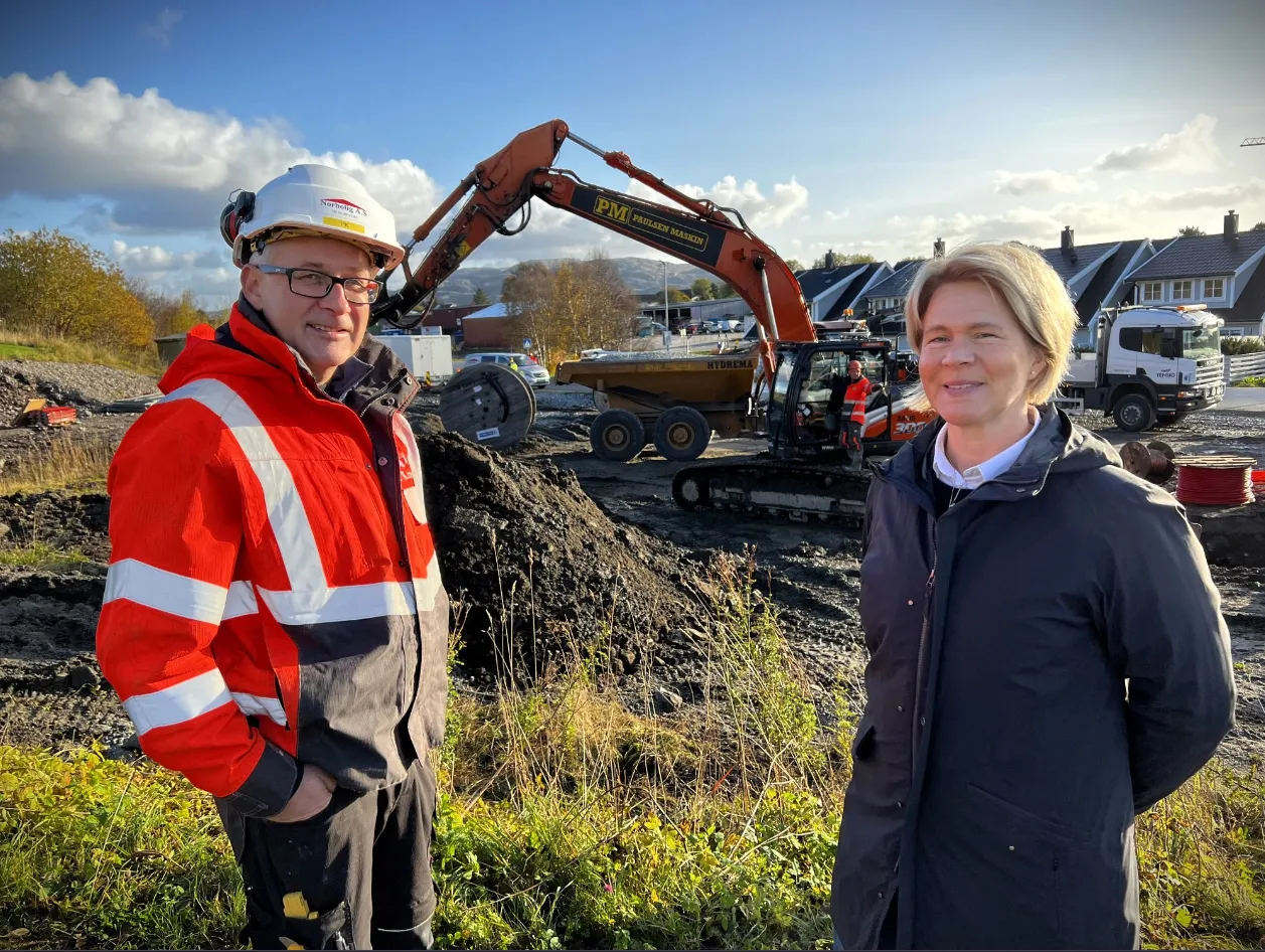  Satser tungt i trått marked